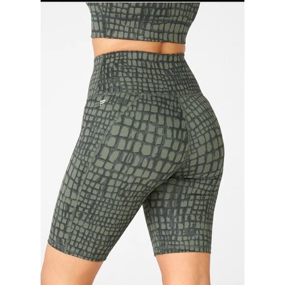 Fabletics Define PowerHold High-Waisted 9" Short Safari Crocodile Biker Yoga XS